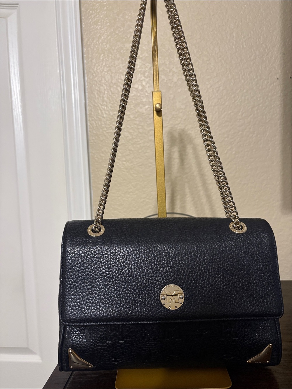 Metrocity Black Embossed Leather Chain Shoulder Bag